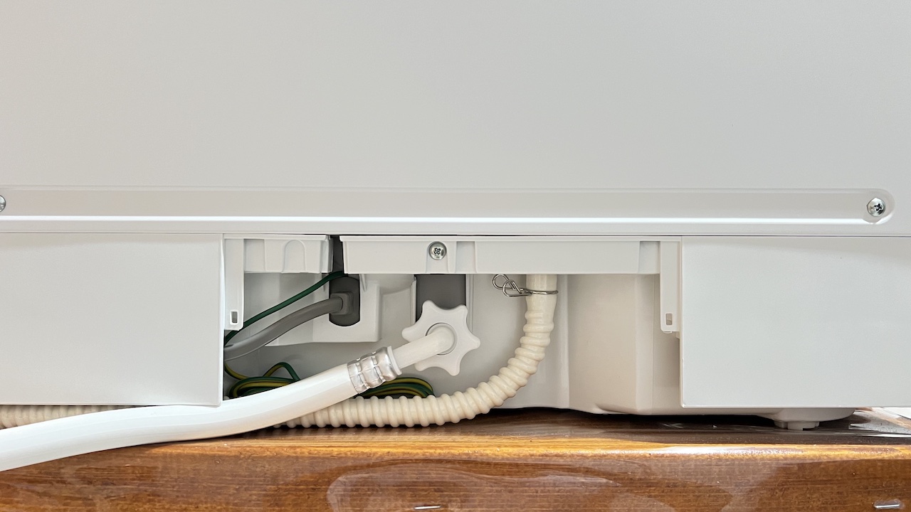 給水ホースと排水ホースの接続の様子1