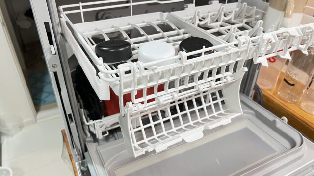 ちょこっとホルダーで軽量なものを押さえる様子1