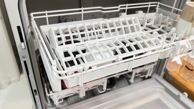ちょこっとホルダーで軽量なものを押さえる様子2
