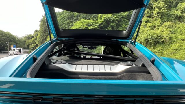 718Cayman GT4のリアラゲッジ2