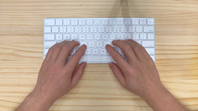 USキーボードのエンターを押す様子2