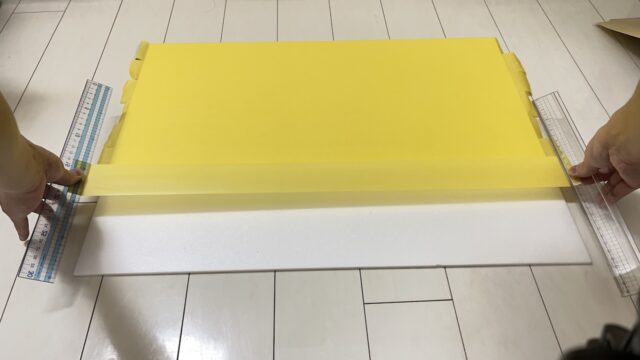 定規を利用した作業風景