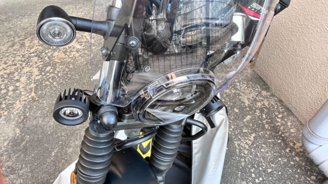 CL500のフロントフォークにフォグランプを取り付け