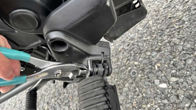 ステップのシャフトの引き抜き