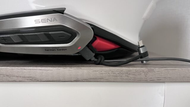 SRT-EXTと非純正のUSBケーブル